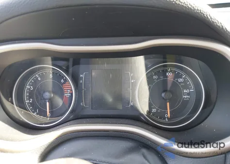 2016 Jeep Cherokee Latitude z USA, uszkodzony, nr VIN 1C4PJLCB1GW293473